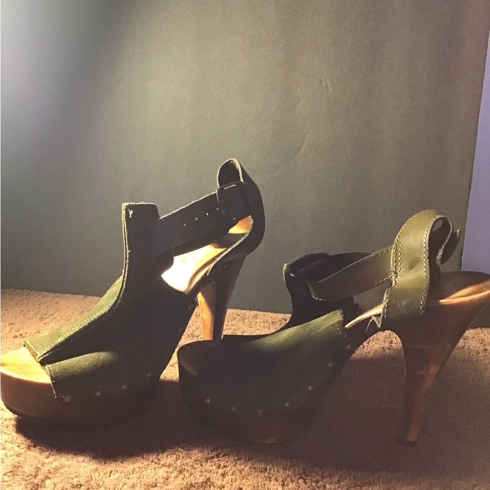Forest 🌳 Women Sandals ❣️